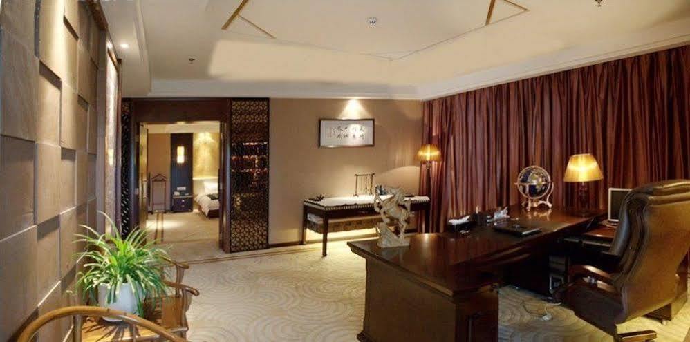 Phoenix Grand Hotel เฟิ่งหวง ภายนอก รูปภาพ