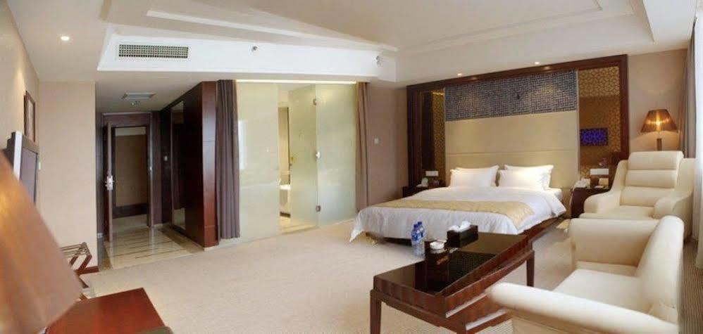 Phoenix Grand Hotel เฟิ่งหวง ภายนอก รูปภาพ